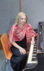 Хороший репетитор игры на синтезаторе (Ольга Борисовна) - номер телефона на сайте.