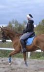 Хороший тренер конного спорта (Юлия Юрьевна) - номер телефона на сайте.